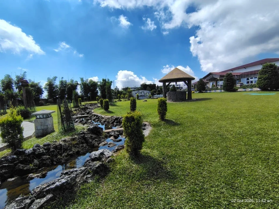 Tranquil Gardens and Amenities
